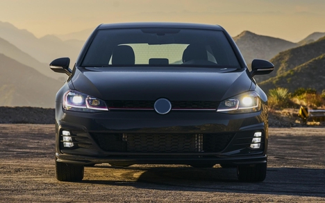 VOLKSWAGEN GOLF 7,5 2017-2020 IÇIN UYUMLU GTI ÖN TAMPON VE PANJUR SETI